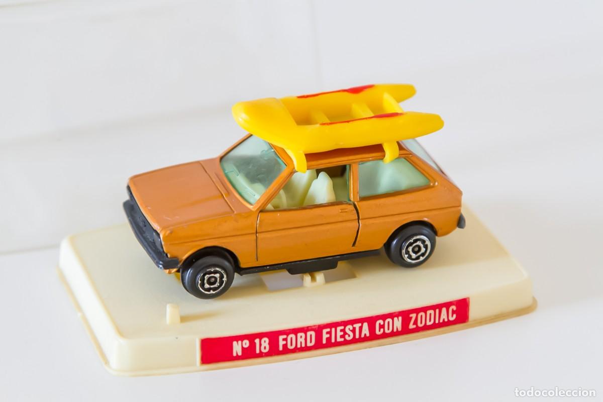 Coches a escala: Coche miniatura Guisval Ford Fiesta con Zodiac 18