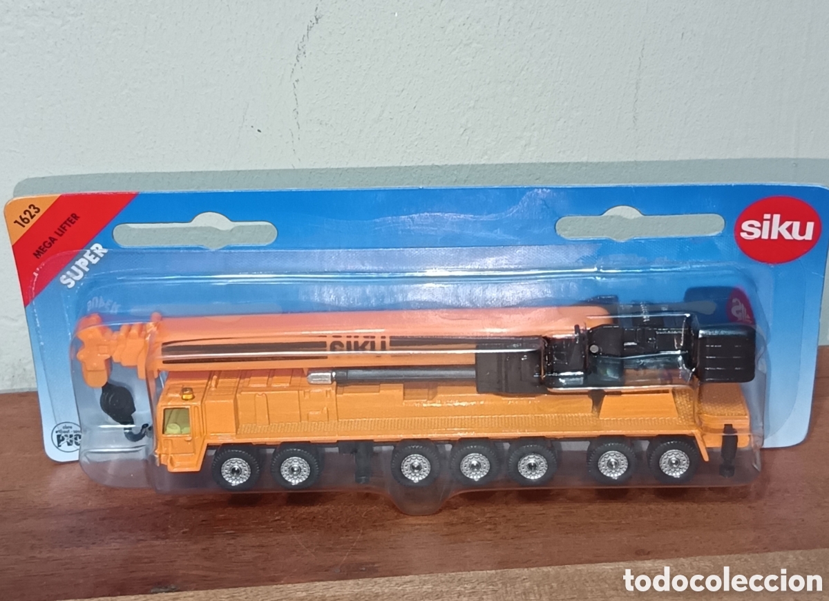 Coches a escala: Gr&uacute;a Siku 14 ruedas escala 1:87
