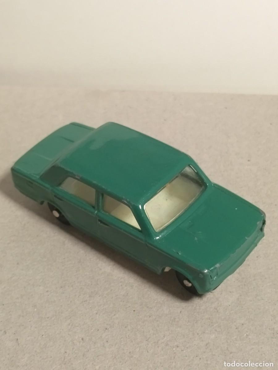 Coches a escala: COCHE METALICO ANTIGUO SEAT 124 N&deg;2117 MADE IN SPAIN