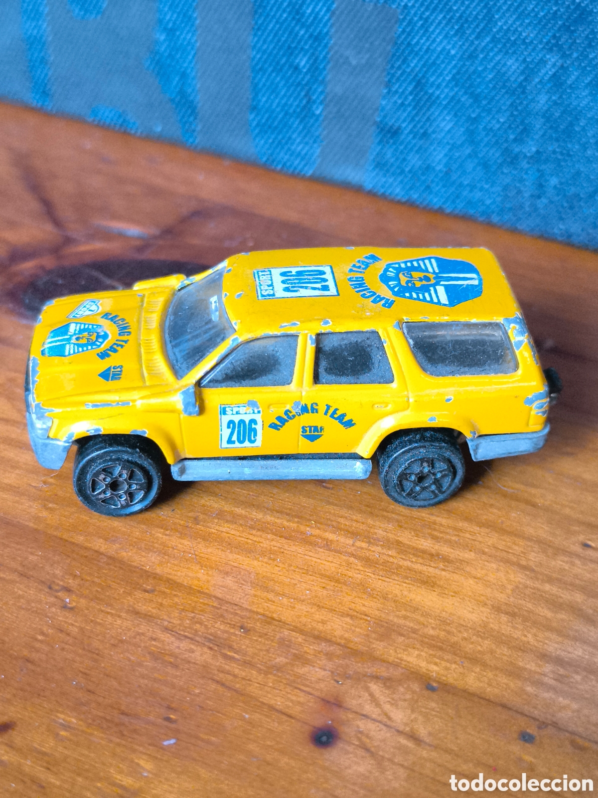 Coches a escala: Toyota runner 276 majorette