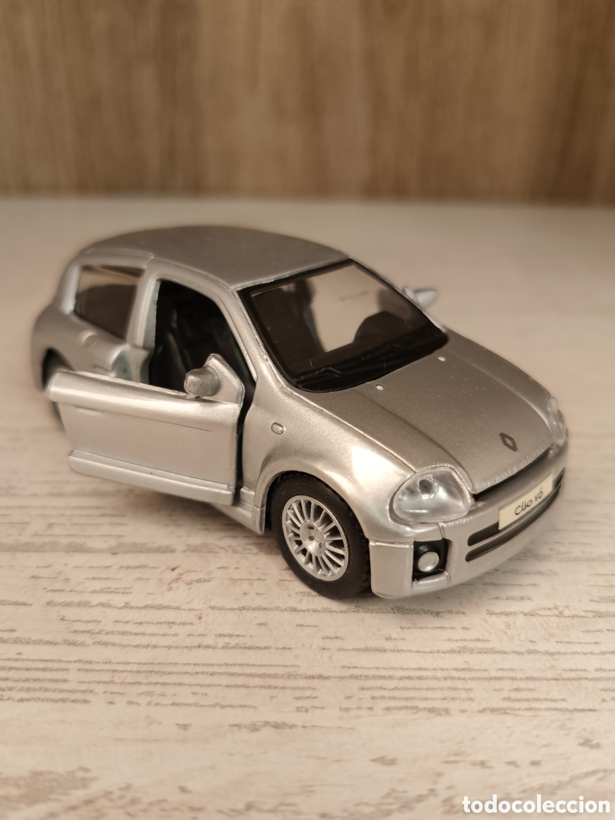 Coches a escala: RENAULT CLIO v6 MAISTO. .