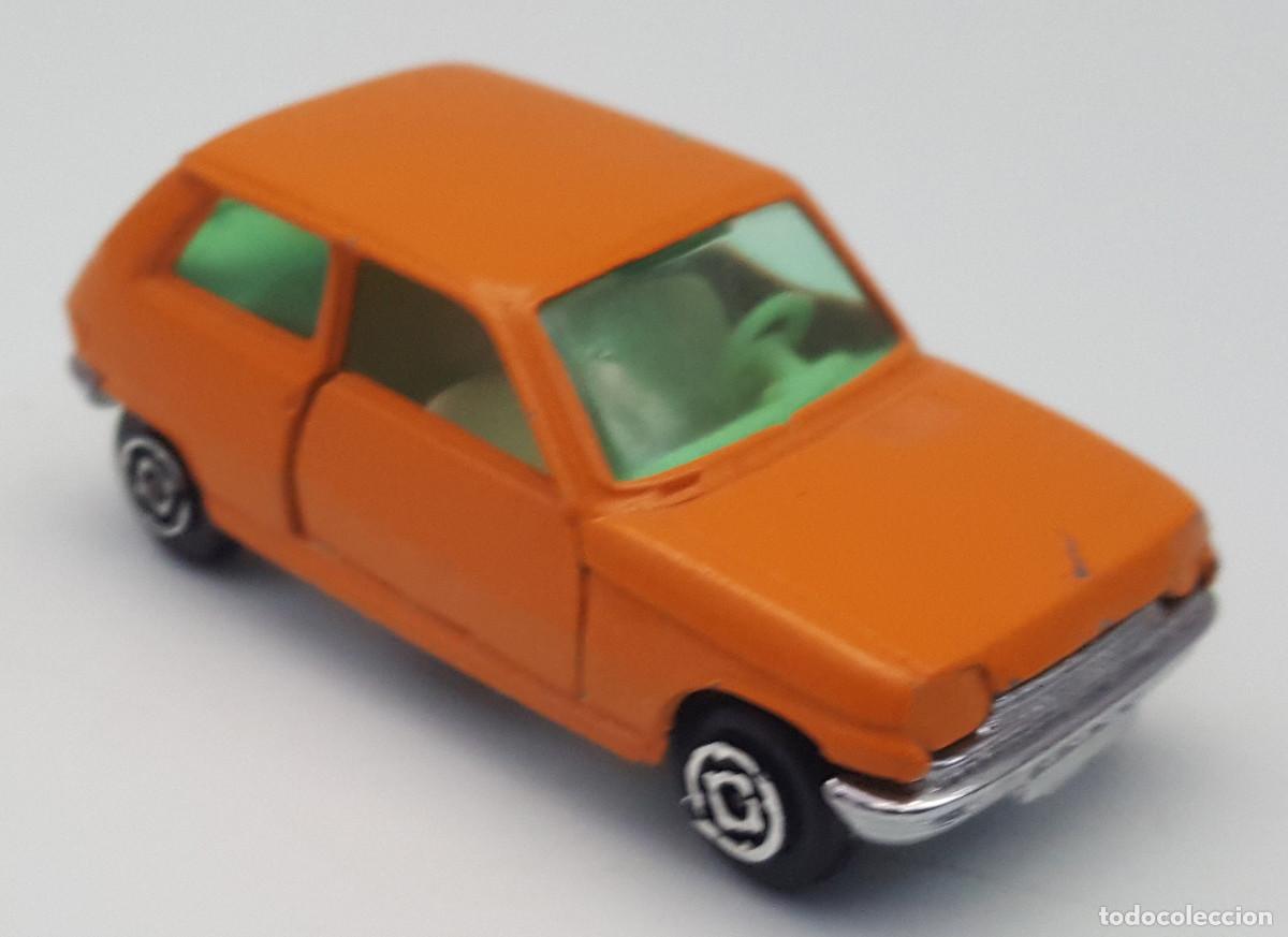 Coches a escala: RENAULT R5 GUISVAL NARANJA, LO QUE SE VE EN LAS FOTOS