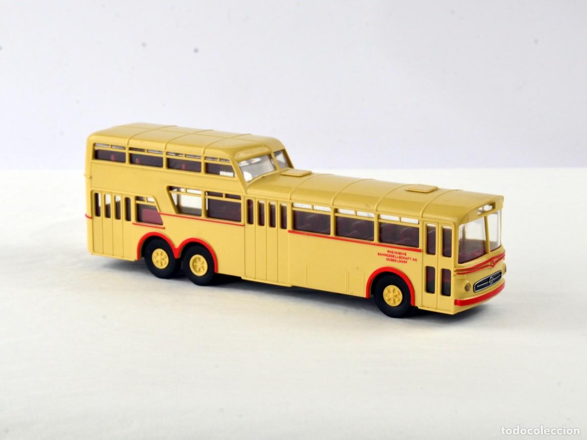 Coches a escala: Brekina Escala 1:87 H0 Mercedes Benz O317 1 1/2 Piso D&uuml;sseldorf