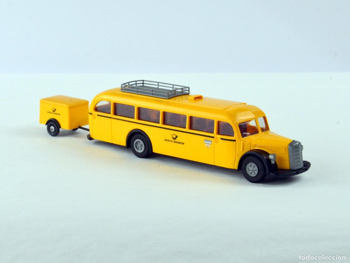 Coches a escala: Brekina Escala 1:87 H0 Autob&uacute;s Autocar Mercedes Benz O5000 DBP con Remolque de Equipaje
