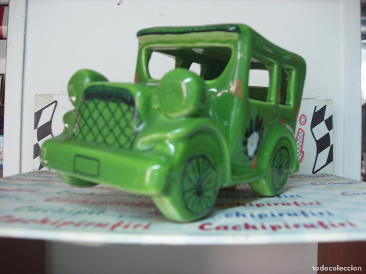 Coches a escala: COCHE CLASICO DE CERAMICA VERDE-FLORES MIDE 18 X 11 CM. BONITO,RARO