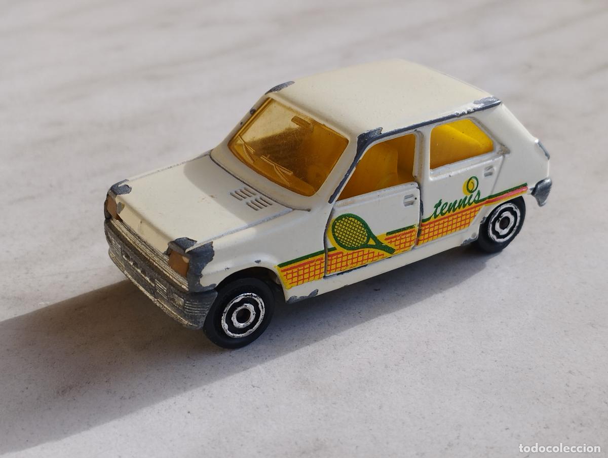 Coches a escala: RENAULT 5 TENNIS TENIS 5 PUERTAS DE MAJORETTE 1,64