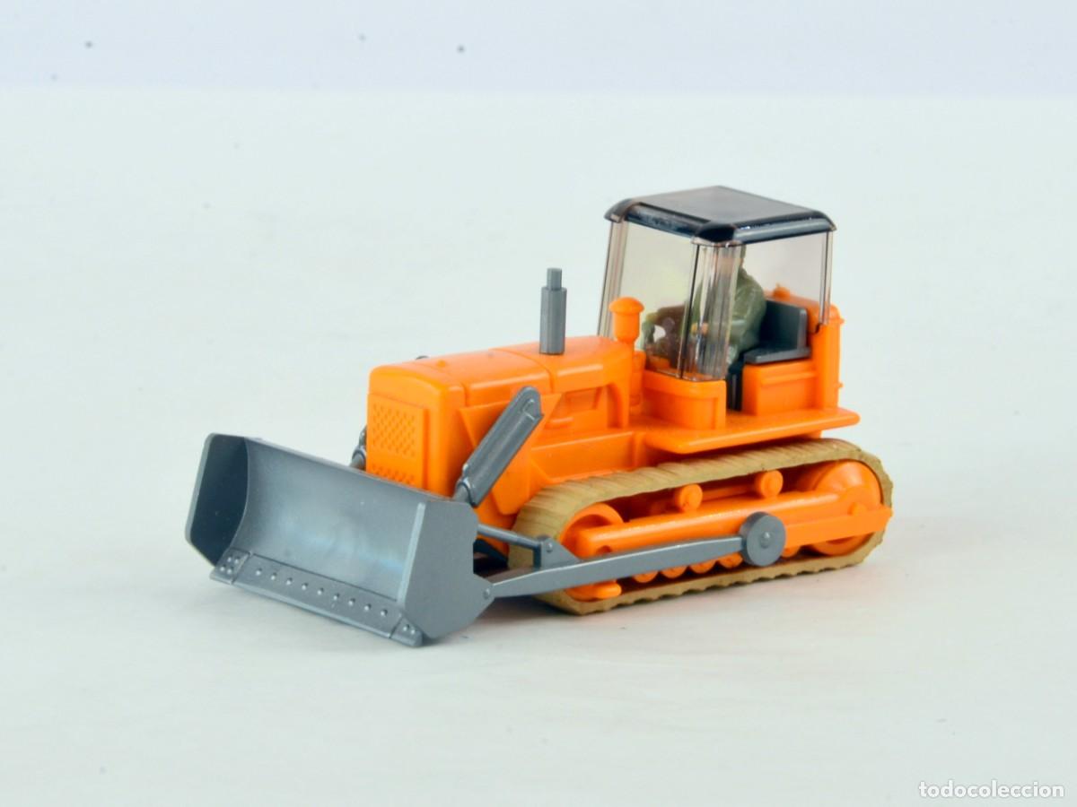 Coches a escala: Wiking Escala 1:87 H0 Niveladora Kaelble Gmeinder con Techo y Figura Naranja