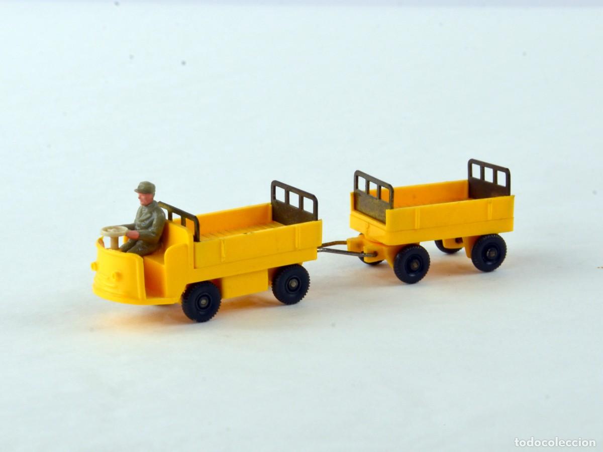 Coches a escala: Wiking Escala 1:87 H0 Antiguo Carro El&eacute;ctrico con Remolque y Conductor, Amarillo 1958 - 81