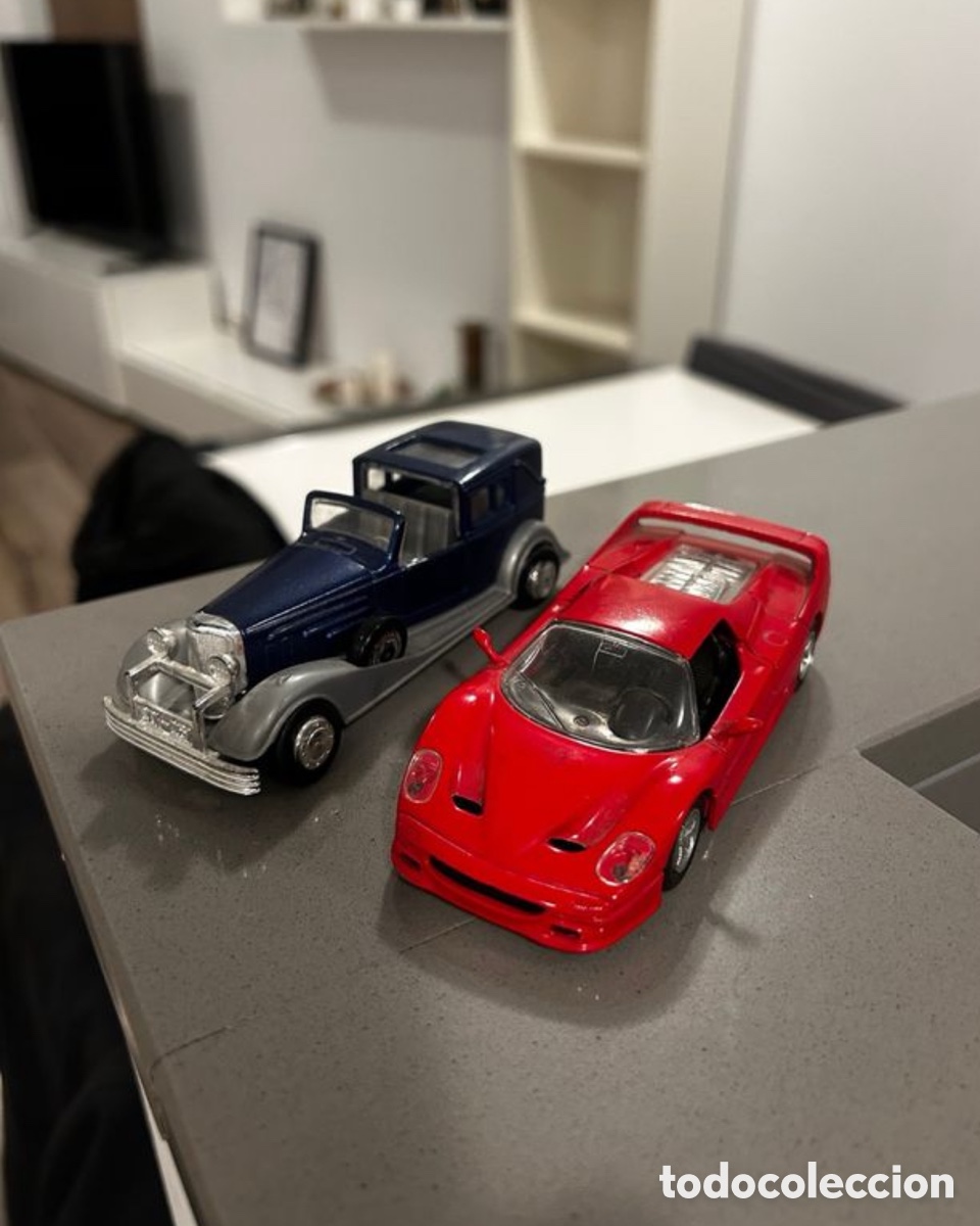 Coches a escala: Maqueta Ferrari F50 y Coche Cl&aacute;sico