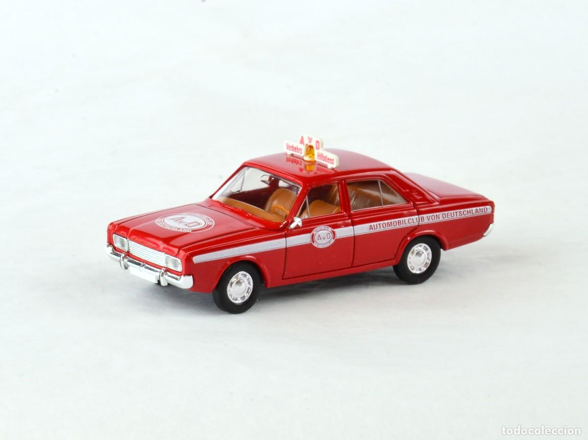 Coches a escala: Brekina TD Escala 1:87 H0 Ford 17M P7B Rojo AVD Impecable con Caja