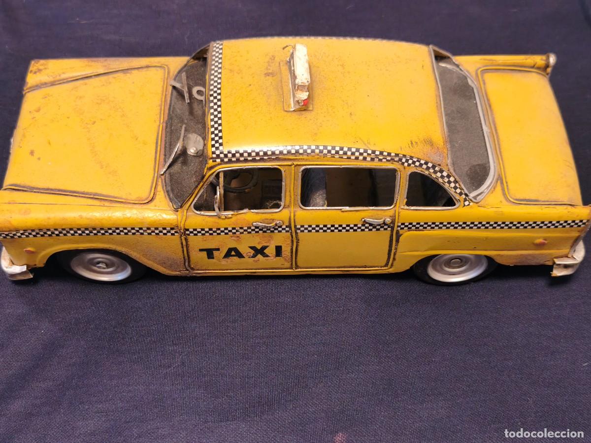 Coches a escala: Coche de metal antiguo 38 ctms estado normal