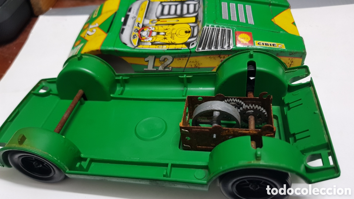 Coches a escala: Coche de carreras de Hojalata