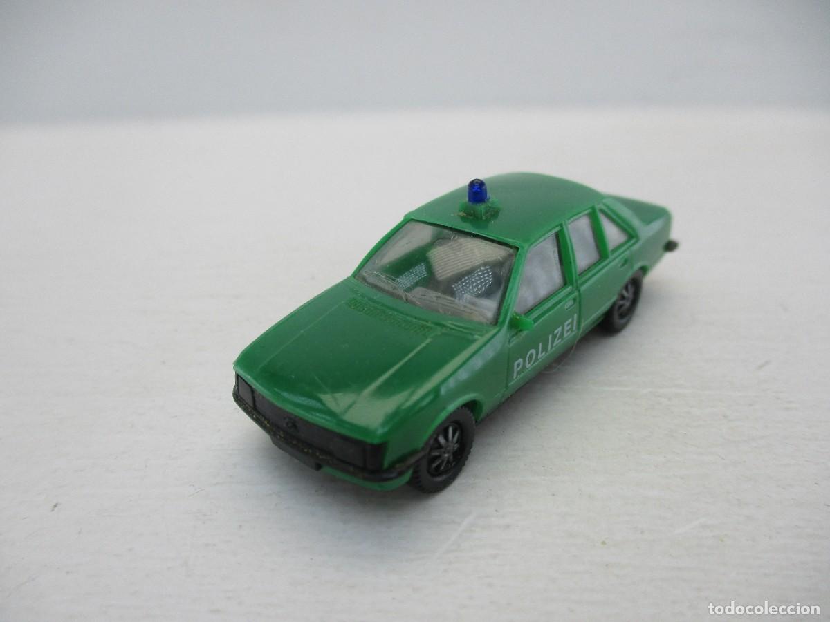 Coches a escala: COCHE ESCALA 1:87 REF C-5
