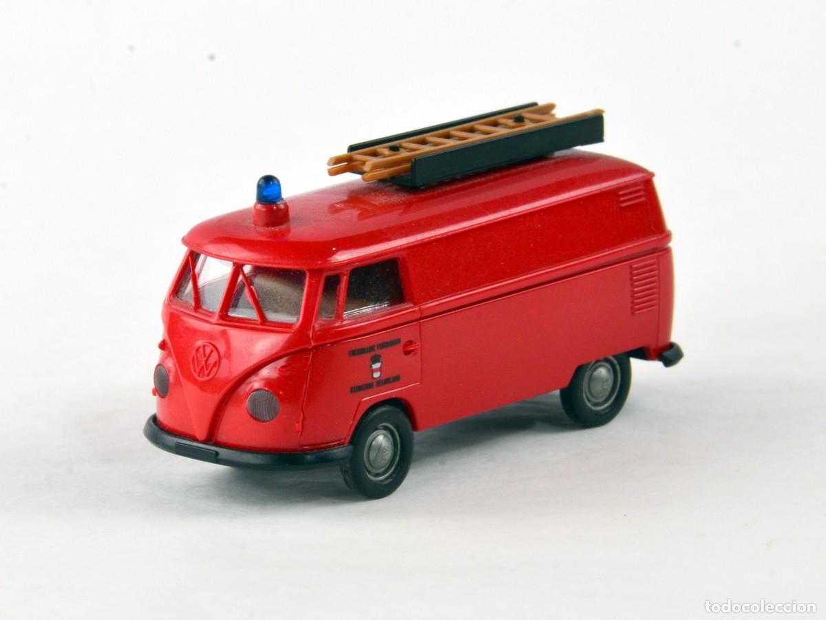 Coches a escala: Brekina Escala 1:87 H0 Coche Bomberos Volkswagen T1 b con Escalera