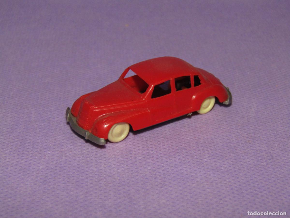 Coches a escala: Antiguo MERCEDES ADENAUER en Pl&aacute;stico Cristalino Escala 1/87 Aprox.