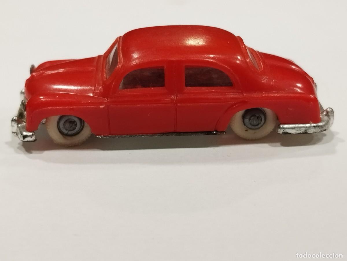 Voitures &agrave; l'&eacute;chelle: Seat 1400 Berlina - Mini Cars Anguplas (Escala HO / 1:86) - Rojo Original