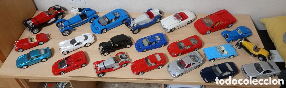 Auto in scala: Lote de 21 coches a escala 1/18 y 1/24