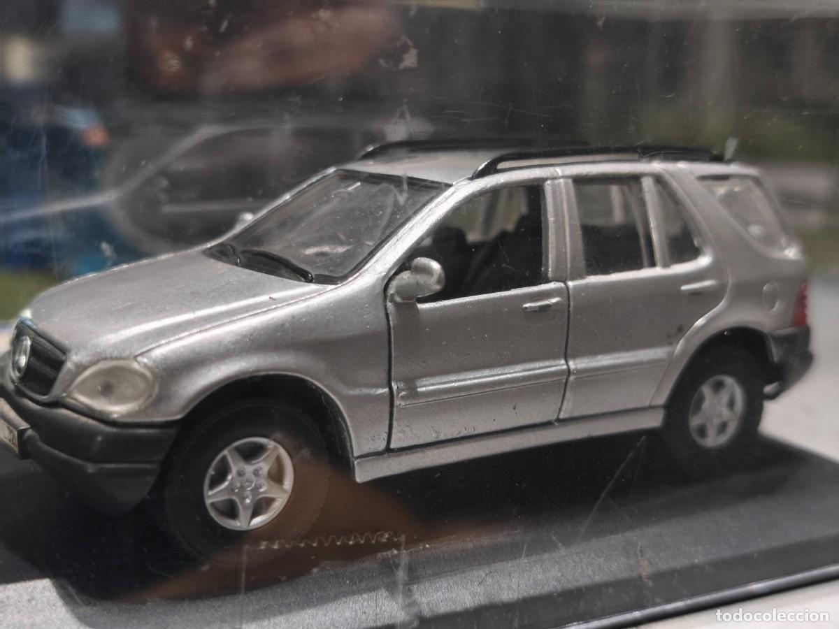 Model Cars: Mercedes-Benz ML 320. Escala 1/41. Maisto.