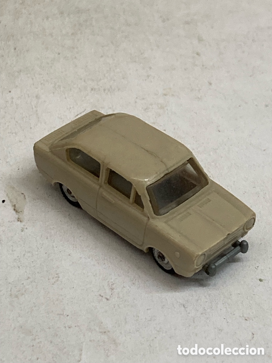 Coches a escala: Miniatura vintage del modelo Seat 850