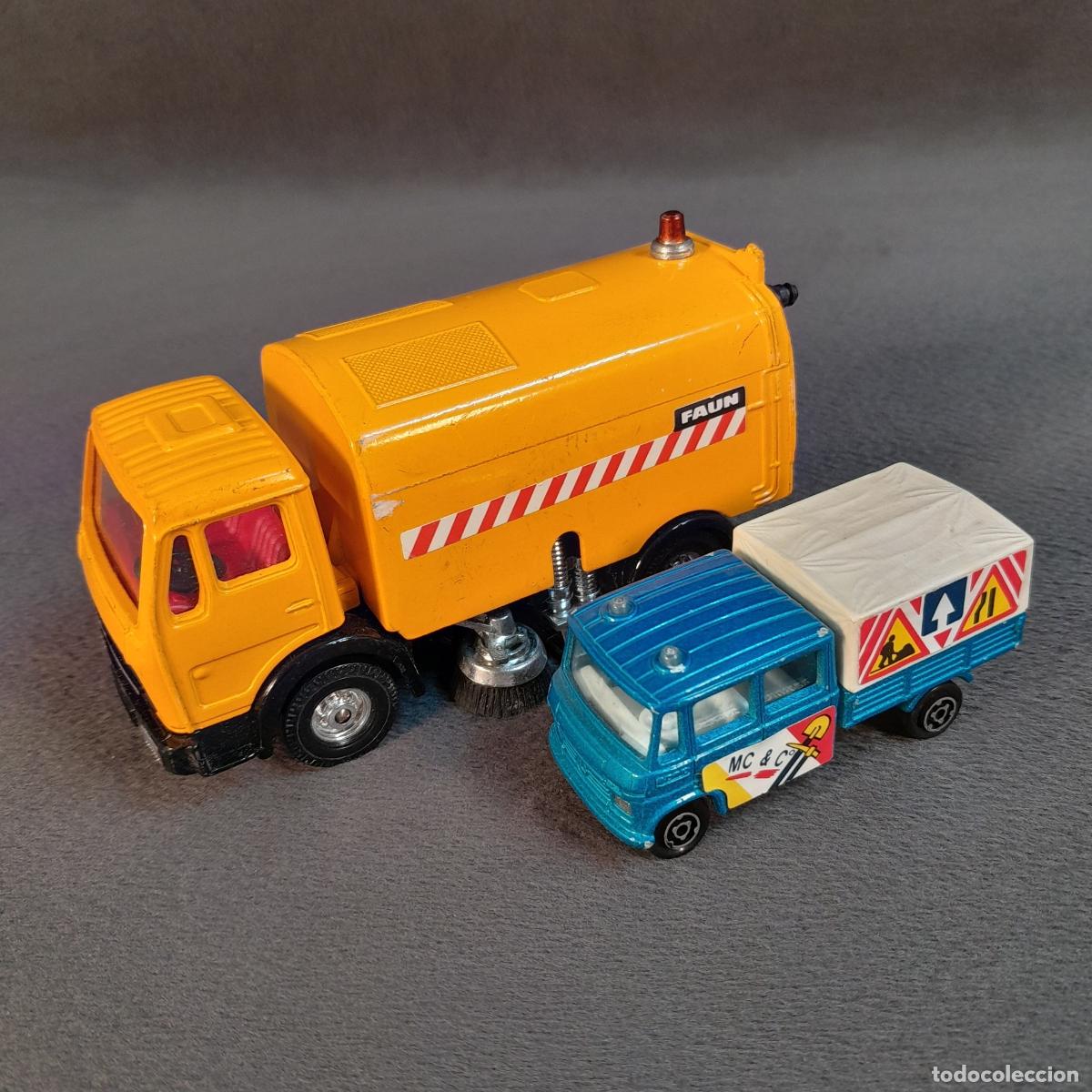Modellautos: CH-338. LOTE VEH&Iacute;CULOS DE SERVICIOS MUNICIPALES FAUN Y MERCEDES. CORGI Y MAJORETTE. 1980