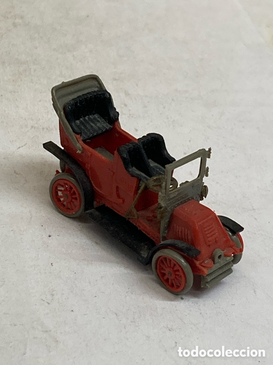 Model Cars: miniatura vintage de un coche antiguo modelol Gobron-Brilli&eacute;