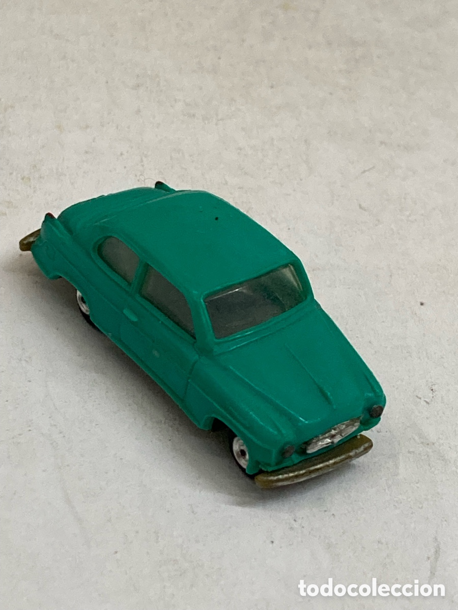 Model Cars: Coche miniatura Panhard PL 17 o un SEAT 1400