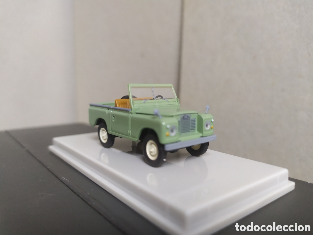Model Cars: Land Rover 88 , verde claro , Brekina 13850 , escala 1/87