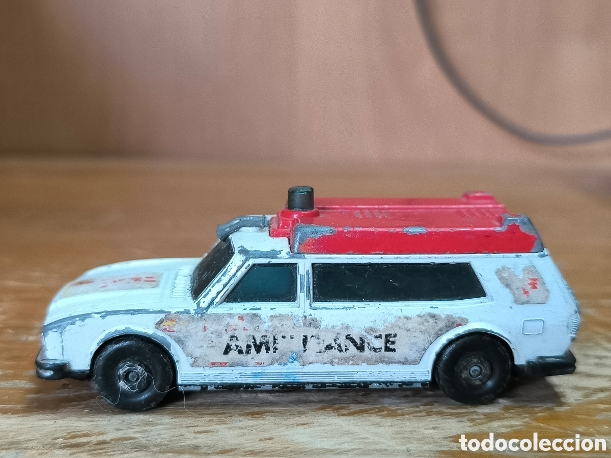 Voitures &agrave; l'&eacute;chelle: Ambulancia k49 matchbox 1974