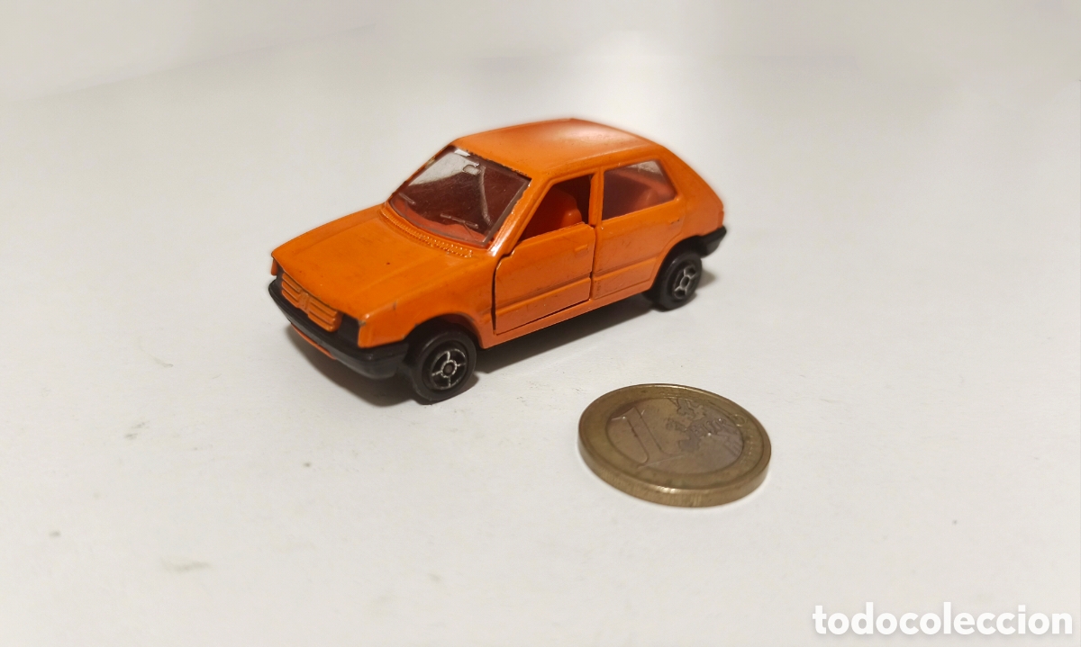 Model Cars: Coche miniatura Peugeot 205 Guisval 1/64