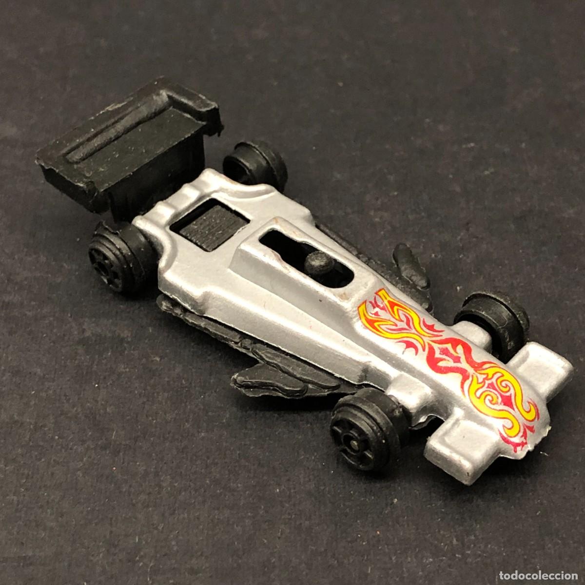 Coches a escala: COCHE - CARRERA - GRIS PLATINO - COCHE DE JUGUETE / 1162