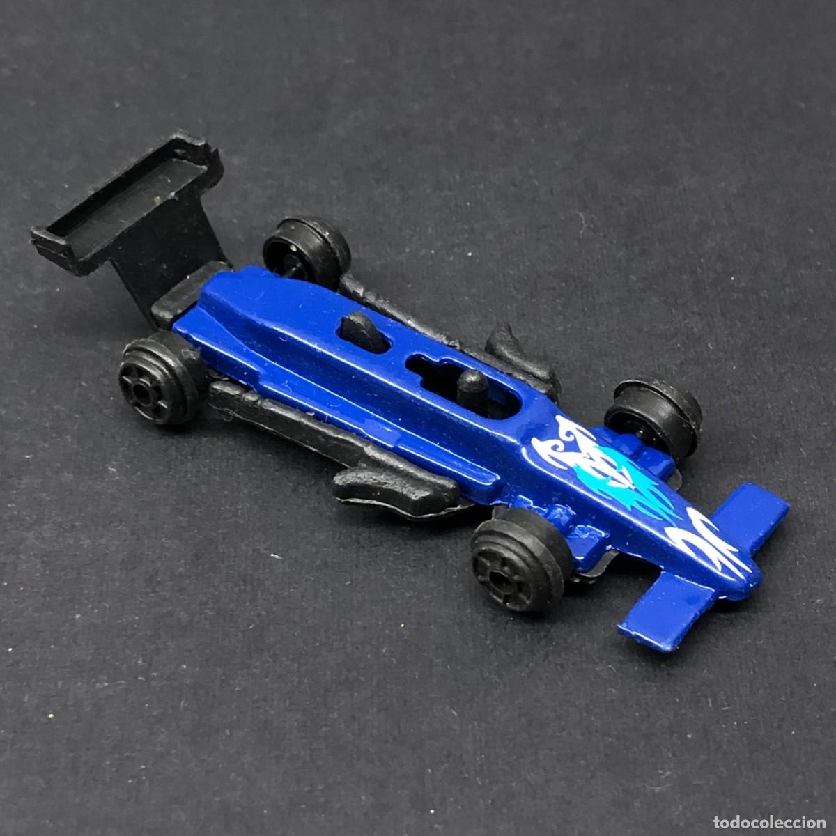 Coches a escala: COCHE - CARRERA - AZUL - COCHE DE JUGUETE / 1163