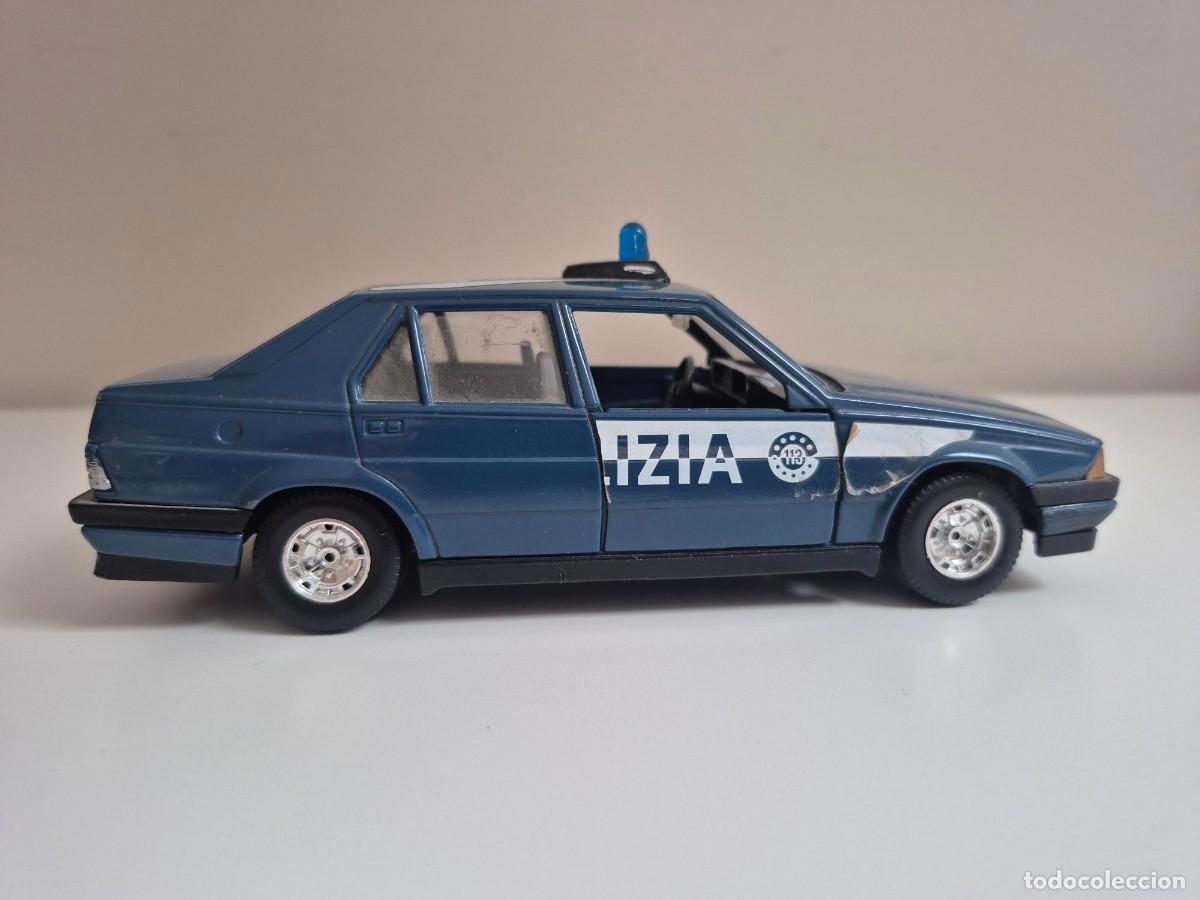 Coches a escala: 1/24 COCHE ALFA ROMEO 75 POLICIA MADE IN ITALY BURAGO POLIZIA POLICE MODEL CAR 1:24