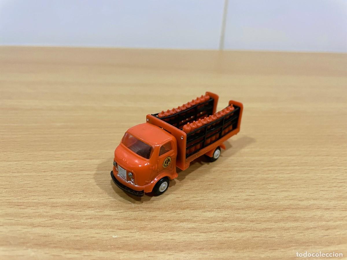 Coches a escala: CAMI&Oacute;N ANGUPLAS MINICARS 1/86 - SAVA T-58 DE BUTANO n&ordm; 66. SIN CAJA MINI CARS