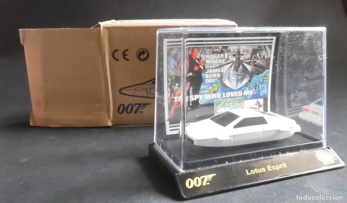 Coches a escala: Coche Lotus Esprit Submarino James Bond 007, Colecci&oacute;n Oficial Shell, Escala 1:64, Caja expositora