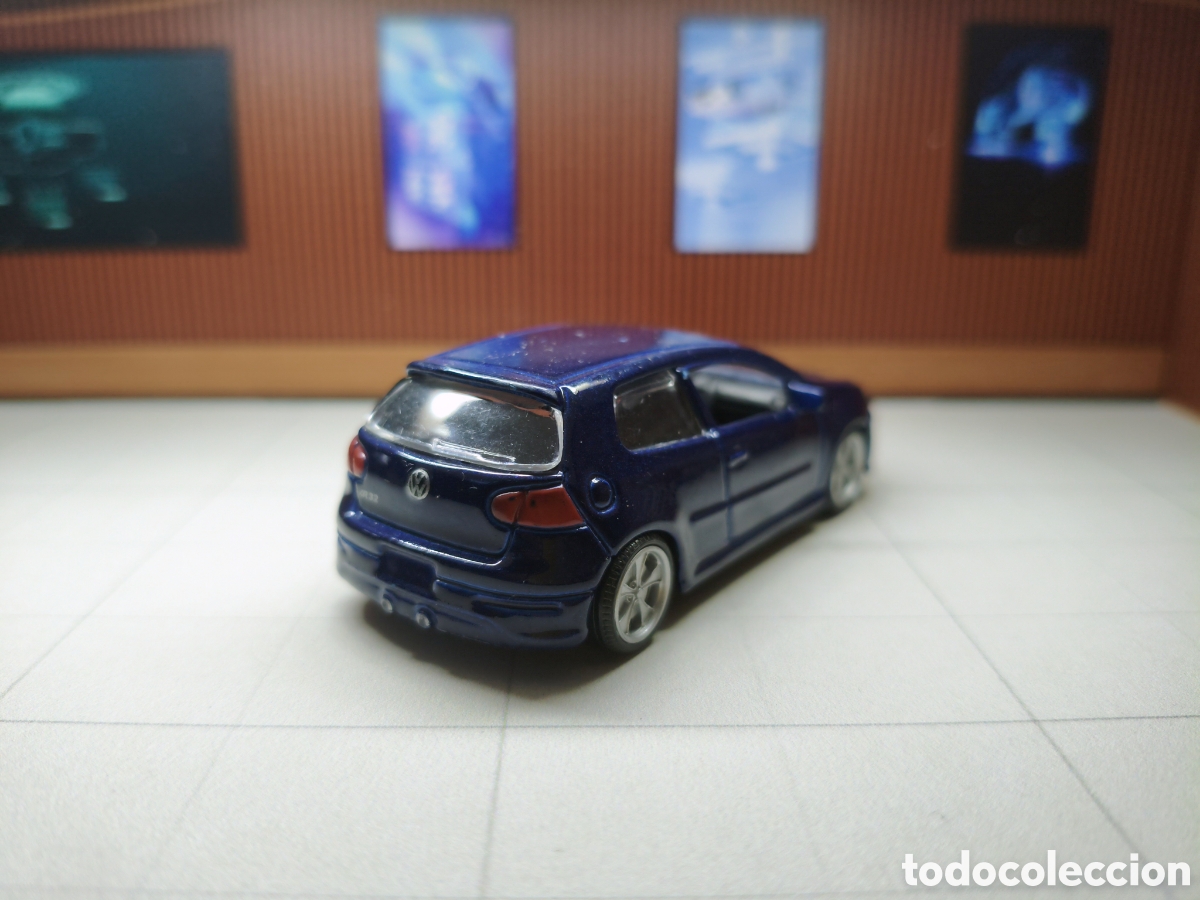 Coches a escala: Bburago - Volkswagen R32 - Foto 3