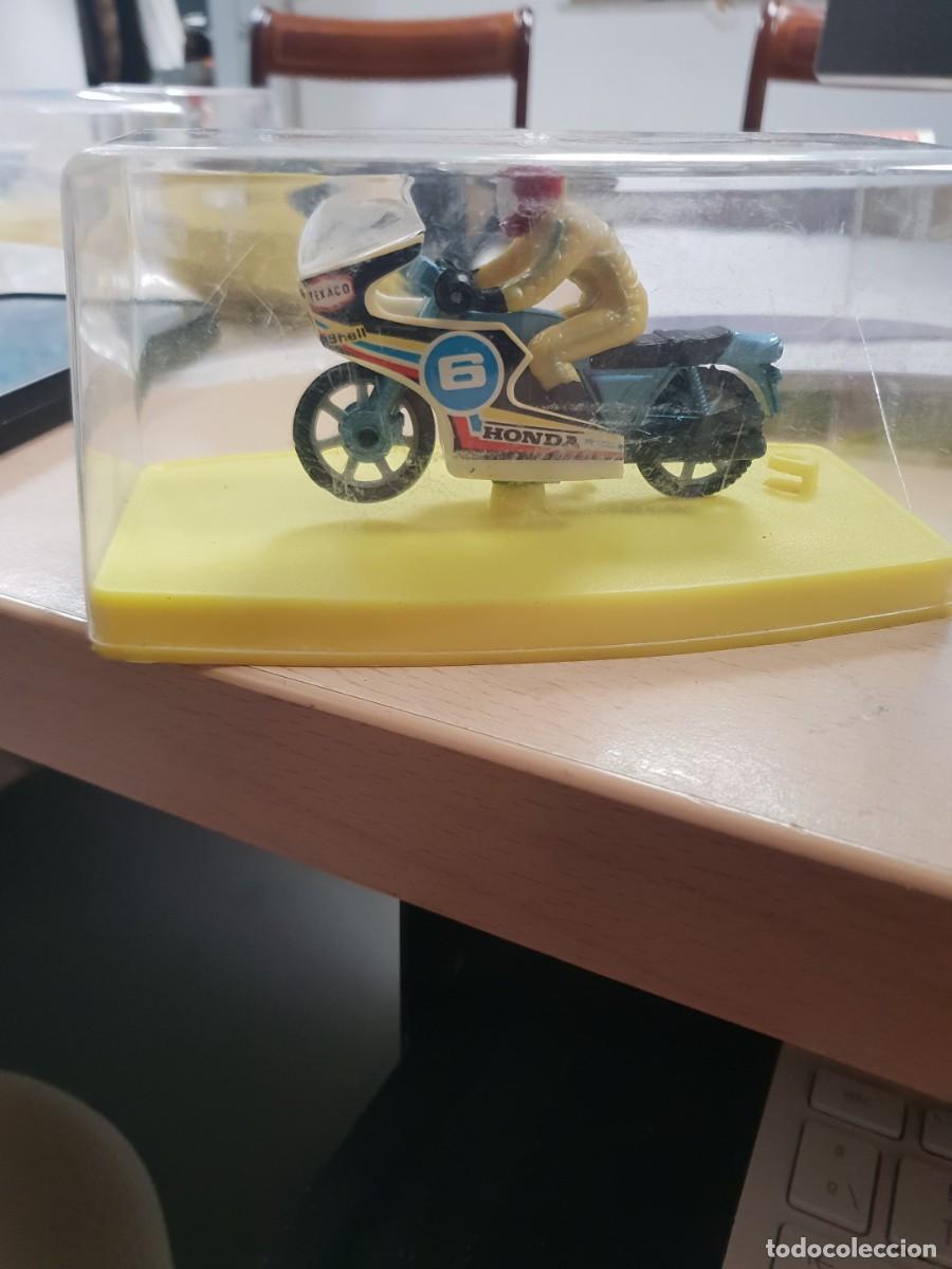 Coches a escala: MIRA. Moto honda en caja sin jugar