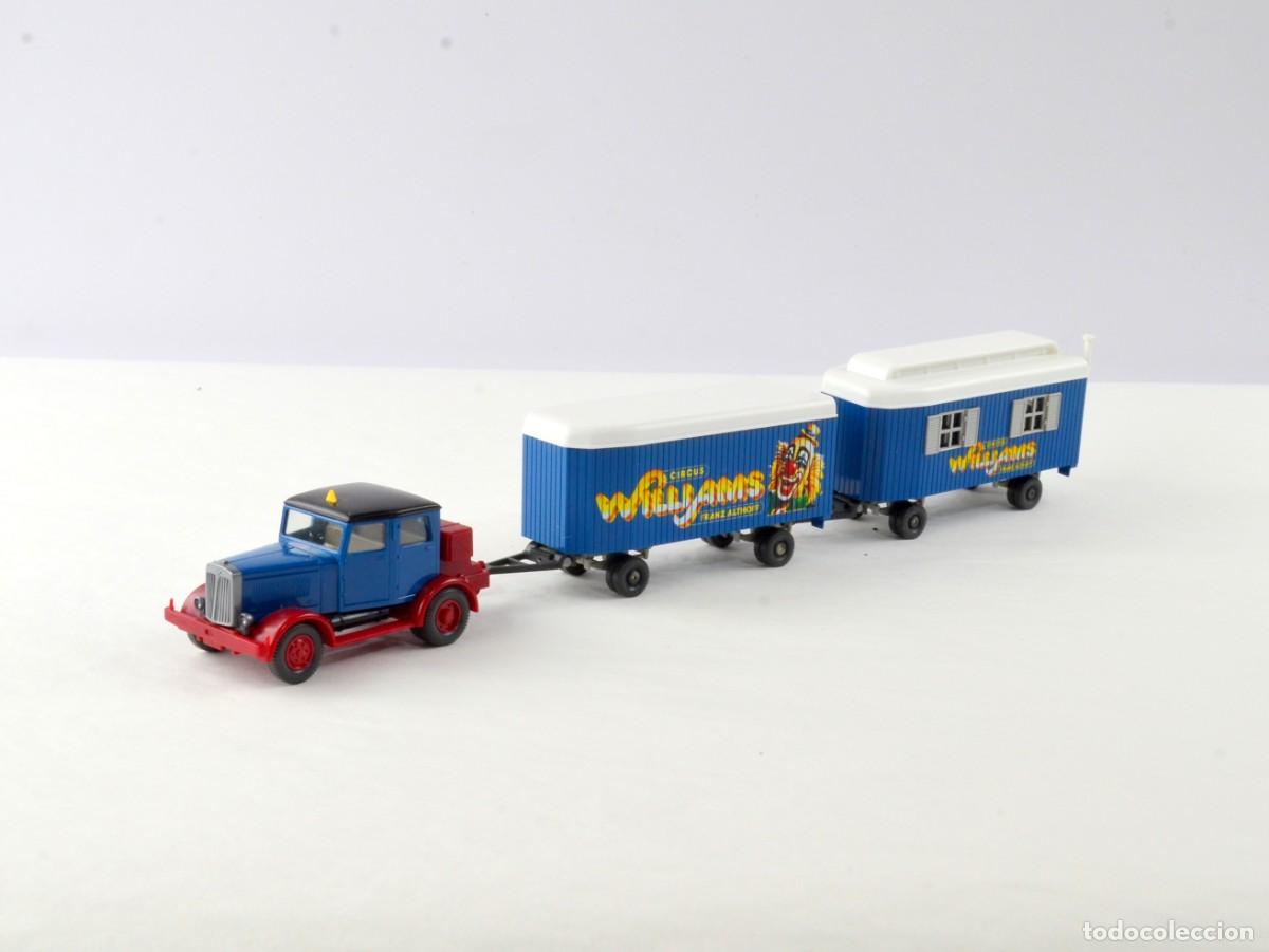Coches a escala: Wiking Escala H0 1:87 Cami&oacute;n Tractor Hanomag ST100 con 2 Remolques Circo Williams