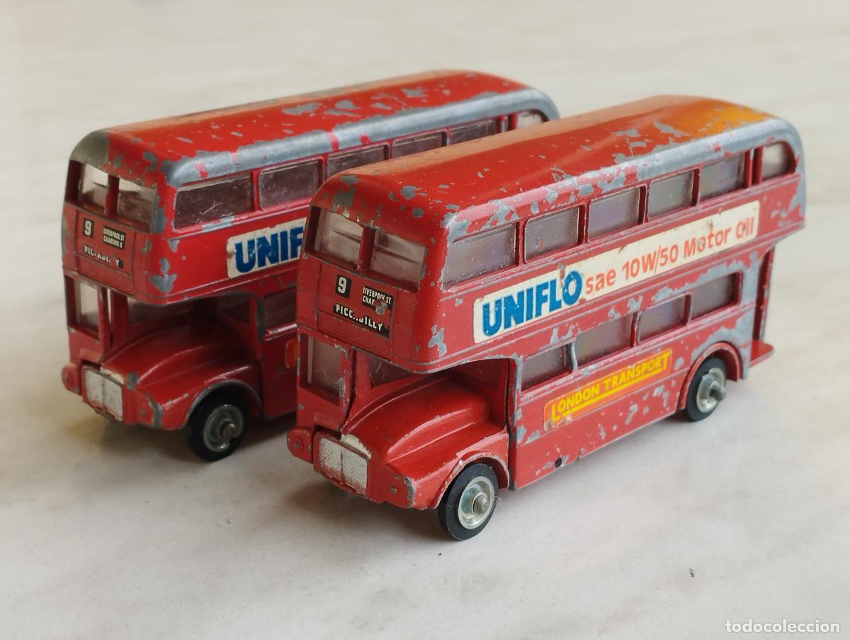 Coches a escala: AEC ROUTEMASTER 64 SEATER AUTOBUS 2 PISOS DE BUDGIE TOYS LOTE DE 2 UNIDADES