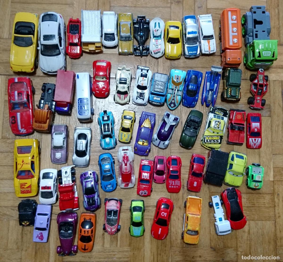 Coches a escala: LOTE DE COCHES DE VARIAS MARCAS Y MATERIALES ALGUNAS RUEDAS ESTAN DOBLADAS PESA MAS DE 2 KILOS