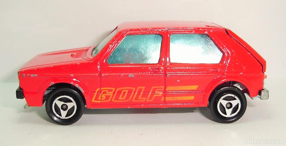 Coches a escala: VOLKSWAGEN GOLF GTI MAJORETTE ESCALA 1:60 LOTE 23