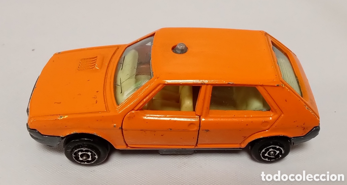 Coches a escala: Seat Ritmo con sirena Guisval esc 1:64 a&ntilde;os 80 Espa&ntilde;a