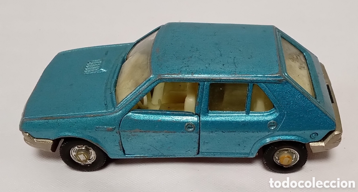 Coches a escala: Seat Ritmo CLX Mira esc 1:64 a&ntilde;os 80 Espa&ntilde;a