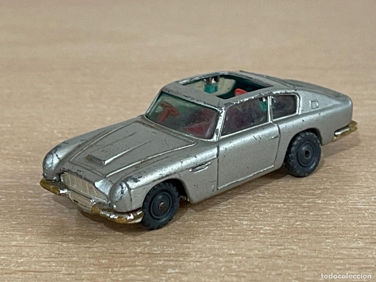 Coches a escala: 136- Antiguo coche HUSKY James Bond Aston Martin 007 mide 7 cm. Made in Great Britain a&ntilde;os 60