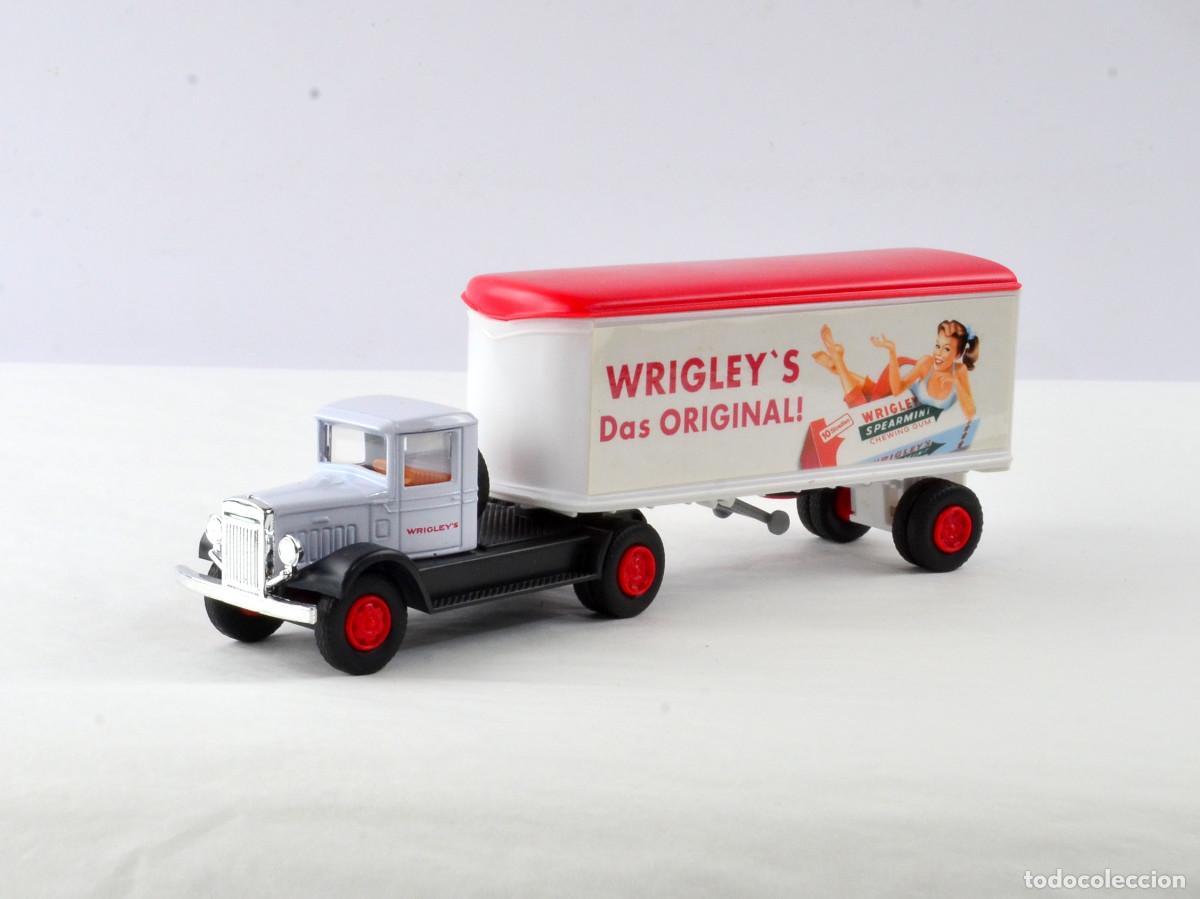 Coches a escala: Escala 1:64 Cami&oacute;n Promocional Wrigley ' s Blanco y Rojo