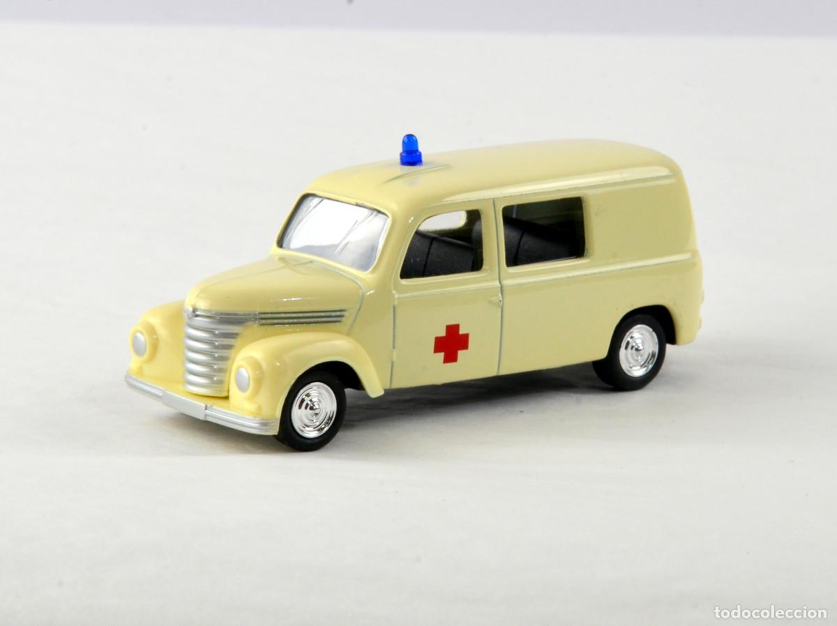 Coches a escala: Grell Escala 1:64 Framo V901 Ambulancia
