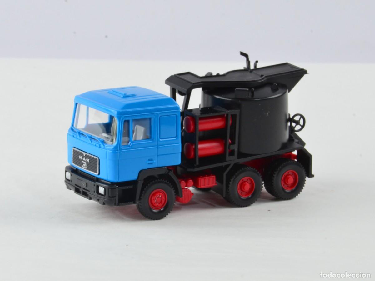 Coches a escala: Wiking Escala H0 1:87 Cami&oacute;n MAN F90 Alquitr&aacute;n Impecable con Caja