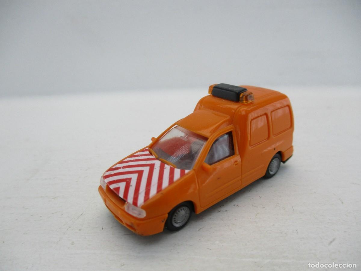 Coches a escala: COCHE ESCALA 1:87 REF C-3