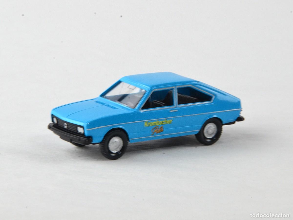 Coches a escala: Wiking Escala 1:87 H0 Volkswagen Passat 1974 Krombacher IMB 2009 Impecable con Caja