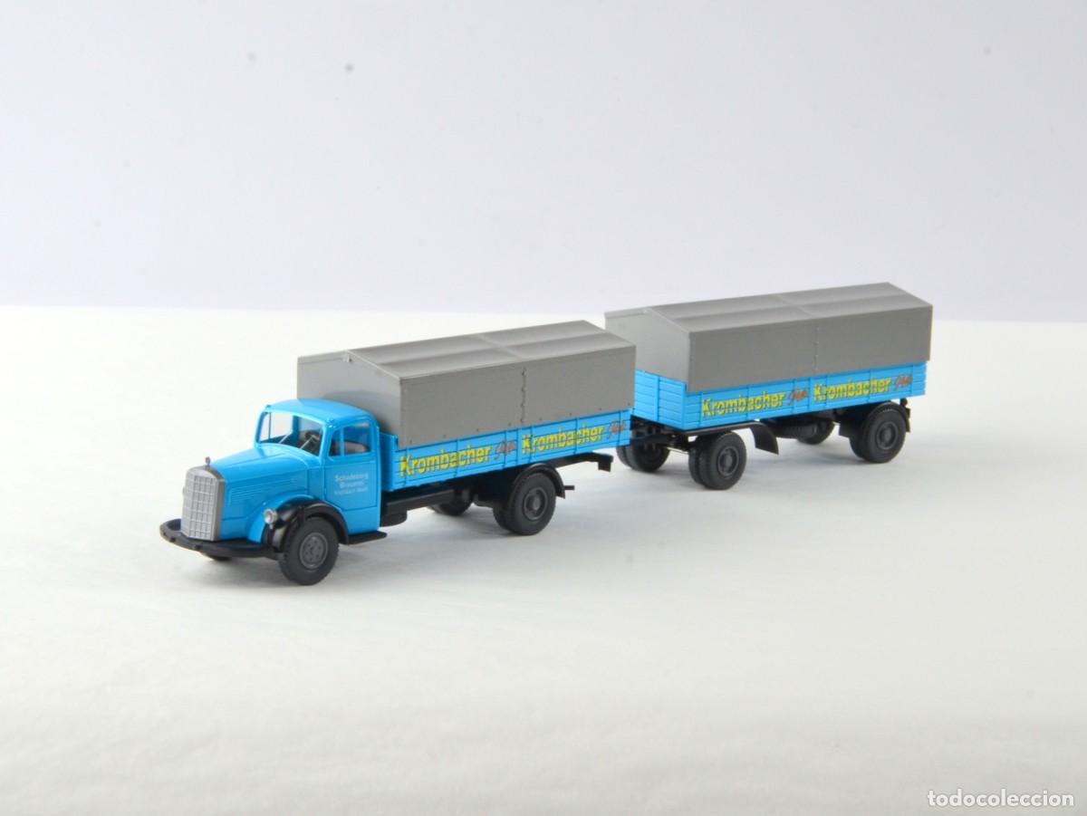 Coches a escala: Wiking Escala 1:87 H0 Mercedes Benz L6600 con Remolque Krombacher Impecable con Caja