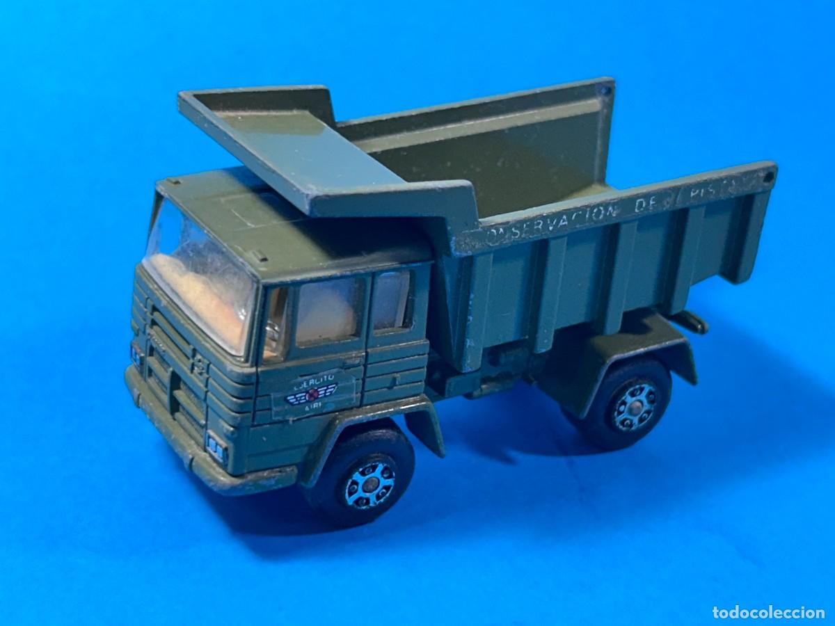 Coches a escala: CAMION PEGASO EJERCITO DEL AIRE CONSERVACION DE PISTAS DE JUGUETES MIRA 1/64